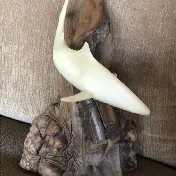 Vintage John Perry Carved Swimming Shark Sculpture on Burl Wood Base 9 In - Picture 2 of 12